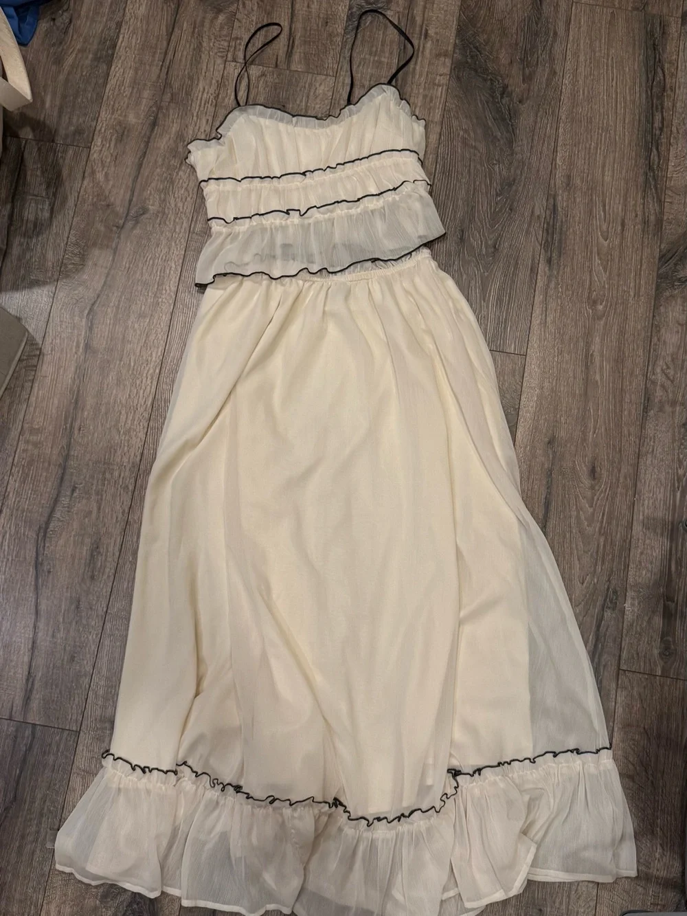 Ivory Ruffled Set - Picture 2 of 5